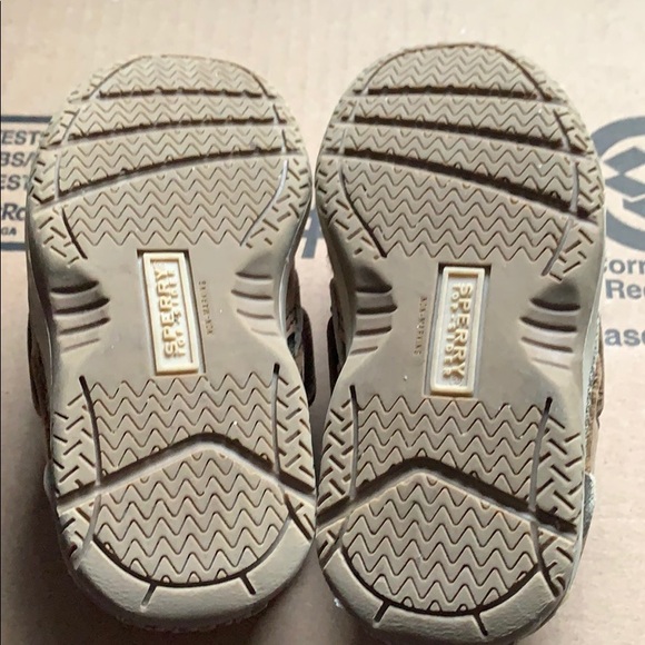 2 pair- Boy’s Sperry’s - Kids 6.5 - Picture 5 of 7